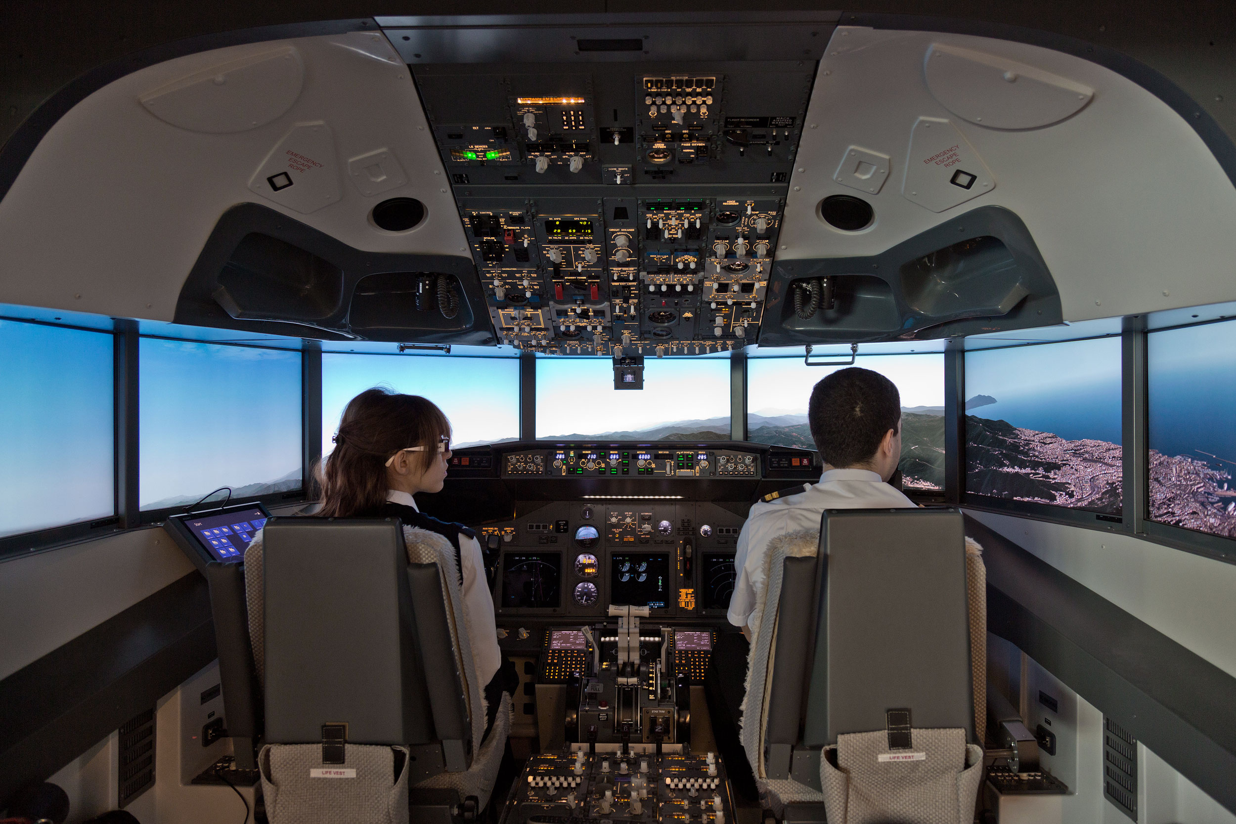 FSC news AES Fiumicino simulator B737NG inside the cockpit
